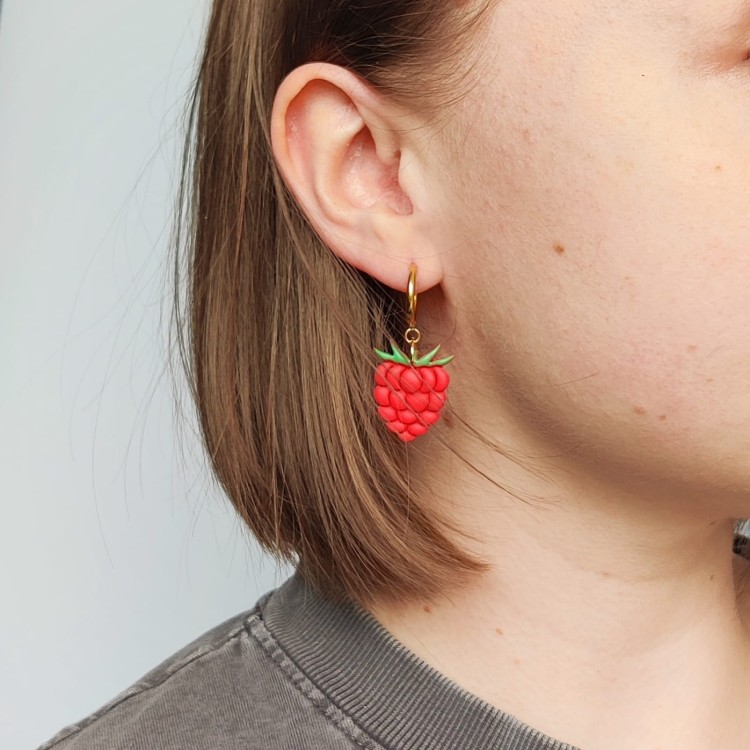 kolczyki-maliny-na-uchu.jpg
