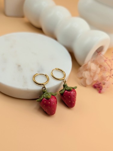 Owocowe-kolczyki-truskawki.jpg