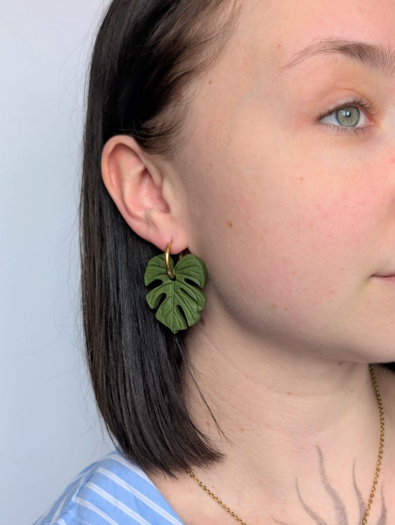 kolczyki-liscie-monstery-z-modeliny.jpg