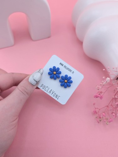 urocze-kolczyki-kwiatki-niebieskie-stokrotki.jpg