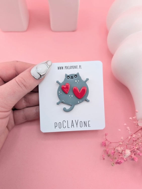 przypinka-turkusowy-kotek-z-serduszkiem.jpg