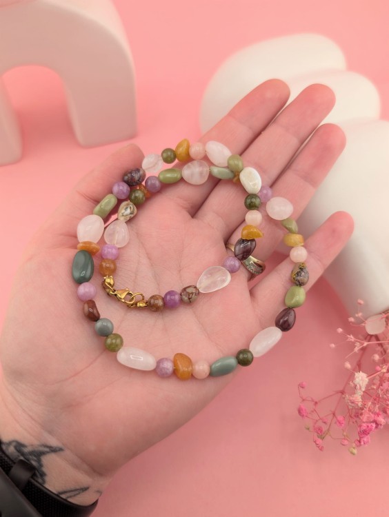 kolorowy-naszyjnik-z-kamieni-naturalnych.jpg