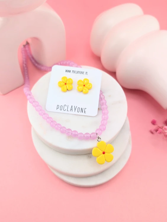 zolte-kolczyki-kwiatki-rozowy-naszyjnik.jpg