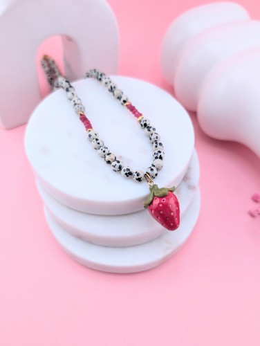 naszyjnik-z-truskawka.jpg