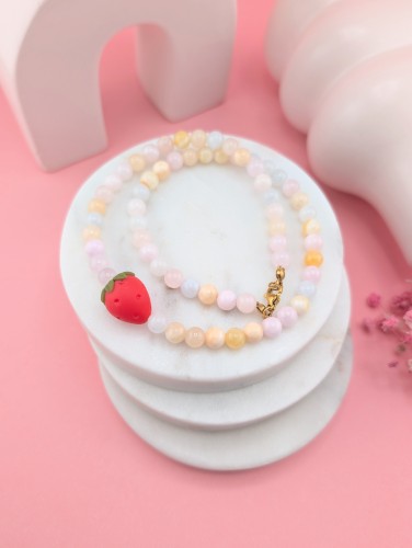 pastelowy-naszyjnik-z-truskawka.jpg